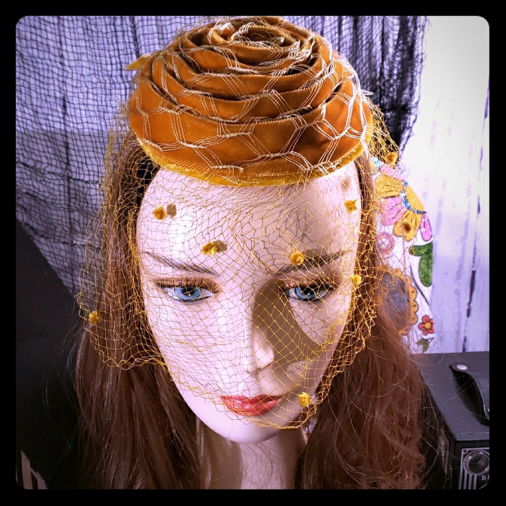 Vintage gold velvet retro net glam comb hat